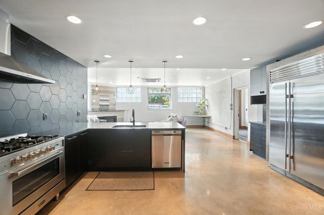 1628 Central Parkway, Cincinnati, OH 45202