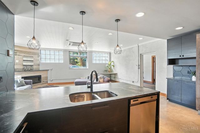 1628 Central Parkway, Cincinnati, OH 45202