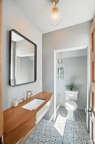 1628 Central Parkway, Cincinnati, OH 45202