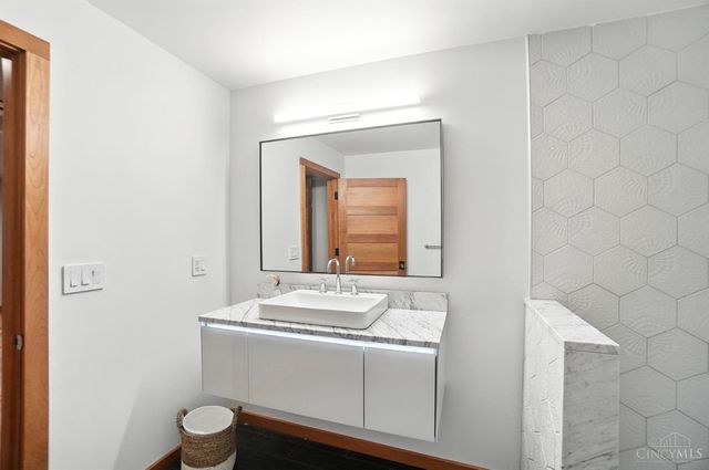 1628 Central Parkway, Cincinnati, OH 45202