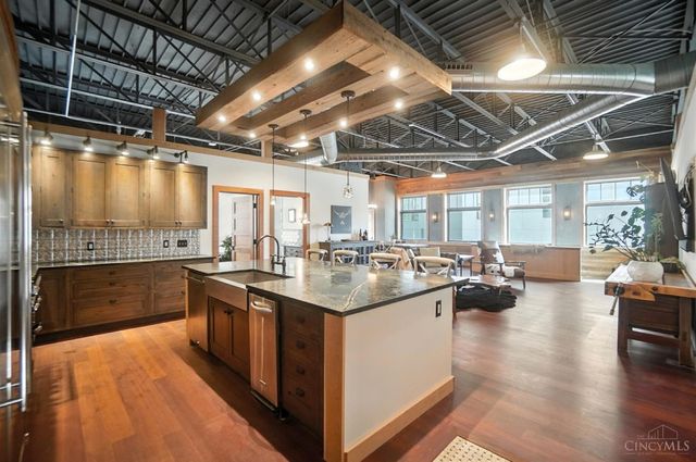 1628 Central Parkway, Cincinnati, OH 45202