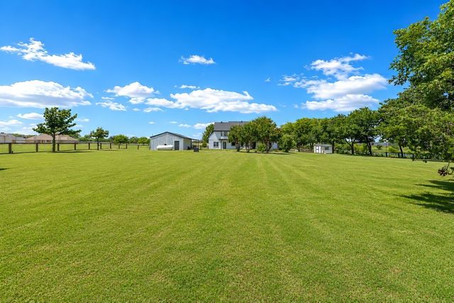 3817 Ganzer Road W, Denton, TX 76207