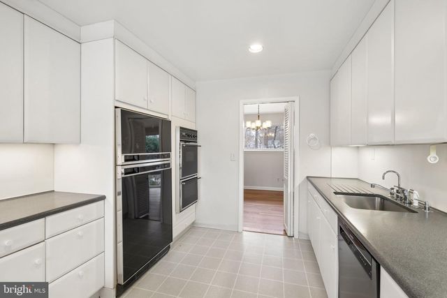 9804 N INGLEMERE DR, Bethesda, MD 20817