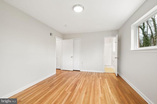 9804 N INGLEMERE DR, Bethesda, MD 20817