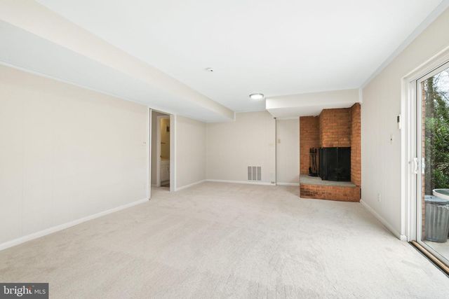 9804 N INGLEMERE DR, Bethesda, MD 20817