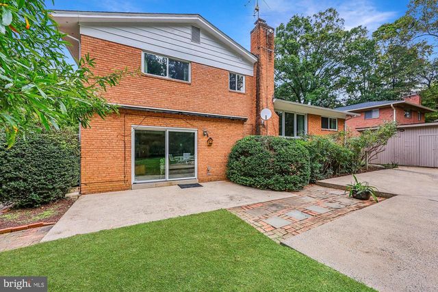 9804 N INGLEMERE DR, Bethesda, MD 20817