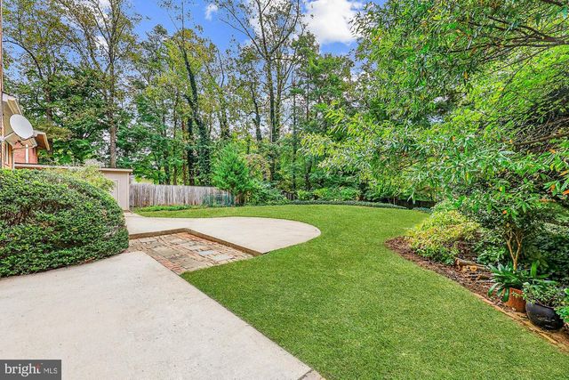 9804 N INGLEMERE DR, Bethesda, MD 20817