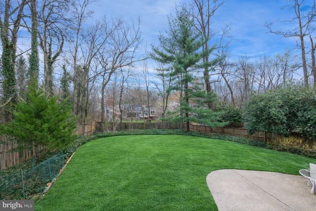 9804 N INGLEMERE DR, Bethesda, MD 20817