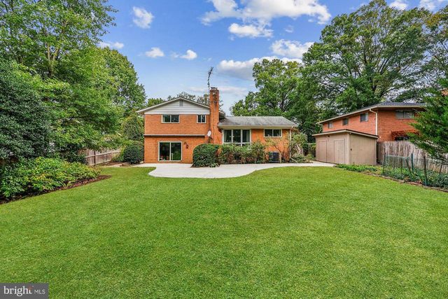 9804 N INGLEMERE DR, Bethesda, MD 20817