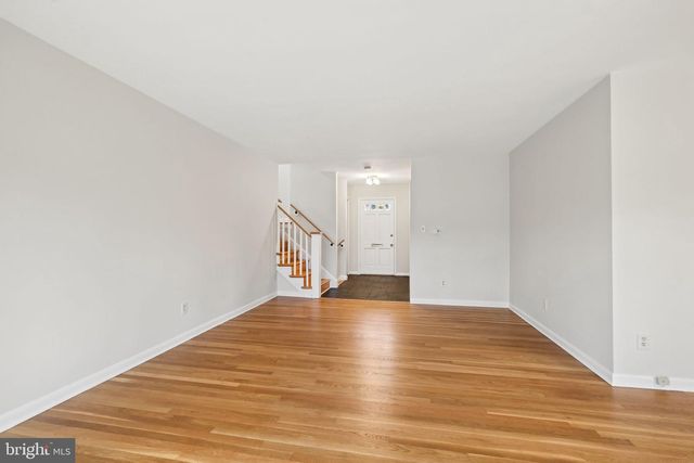 9804 N INGLEMERE DR, Bethesda, MD 20817