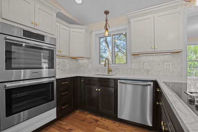 4413 Bramblewood Avenue, Vadnais Heights, MN 55127