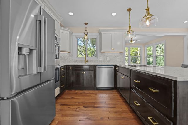 4413 Bramblewood Avenue, Vadnais Heights, MN 55127