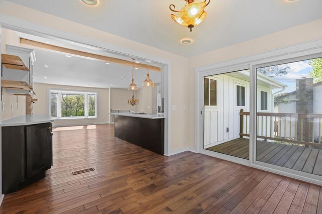 4413 Bramblewood Avenue, Vadnais Heights, MN 55127