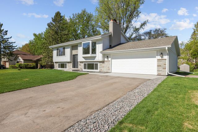 4413 Bramblewood Avenue, Vadnais Heights, MN 55127