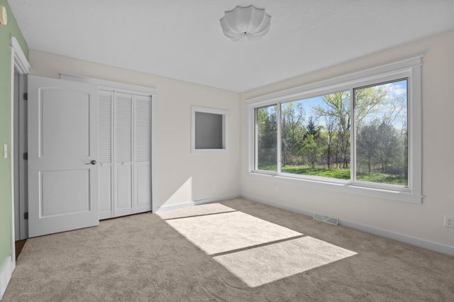 4413 Bramblewood Avenue, Vadnais Heights, MN 55127