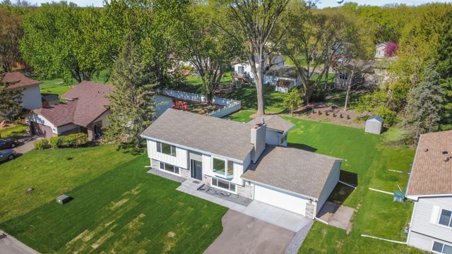 4413 Bramblewood Avenue, Vadnais Heights, MN 55127