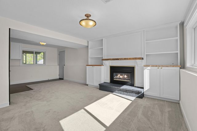 4413 Bramblewood Avenue, Vadnais Heights, MN 55127