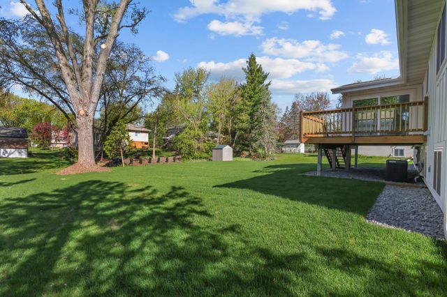 4413 Bramblewood Avenue, Vadnais Heights, MN 55127