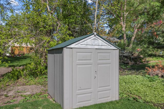 4413 Bramblewood Avenue, Vadnais Heights, MN 55127