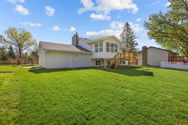 4413 Bramblewood Avenue, Vadnais Heights, MN 55127