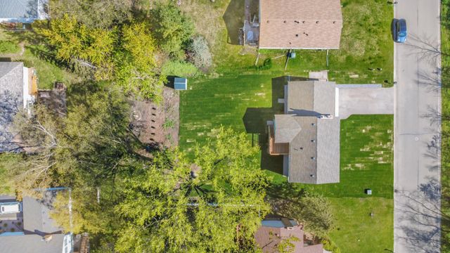 4413 Bramblewood Avenue, Vadnais Heights, MN 55127