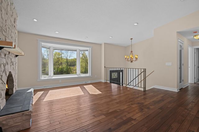 4413 Bramblewood Avenue, Vadnais Heights, MN 55127