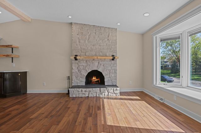 4413 Bramblewood Avenue, Vadnais Heights, MN 55127