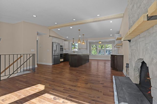 4413 Bramblewood Avenue, Vadnais Heights, MN 55127