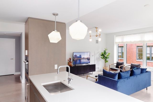 100 Lovejoy Wharf 6B, Boston, MA 02114