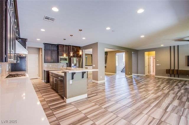 5863 Glory Heights Drive, Las Vegas, NV 89135