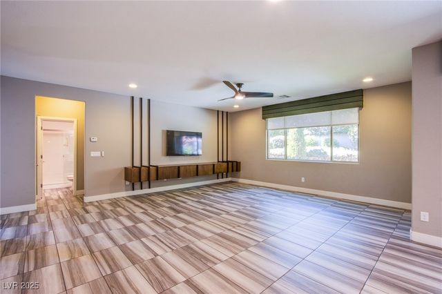 5863 Glory Heights Drive, Las Vegas, NV 89135