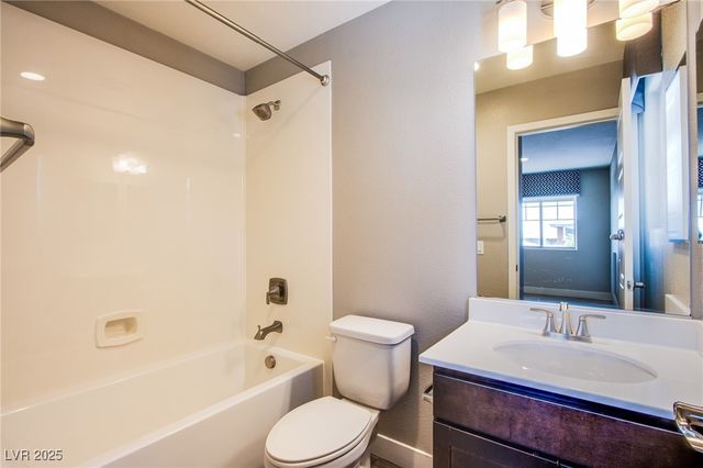 5863 Glory Heights Drive, Las Vegas, NV 89135