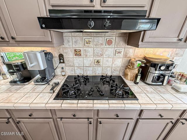 112 Forrester Court, Simi Valley, CA 93065