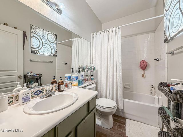112 Forrester Court, Simi Valley, CA 93065