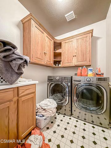 112 Forrester Court, Simi Valley, CA 93065