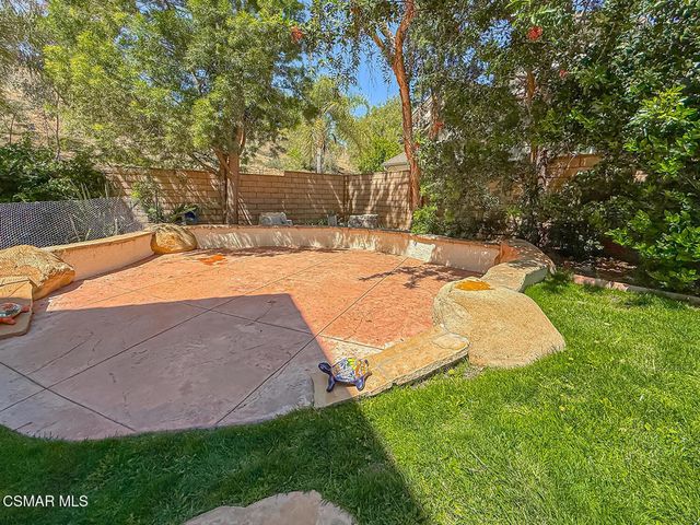 112 Forrester Court, Simi Valley, CA 93065