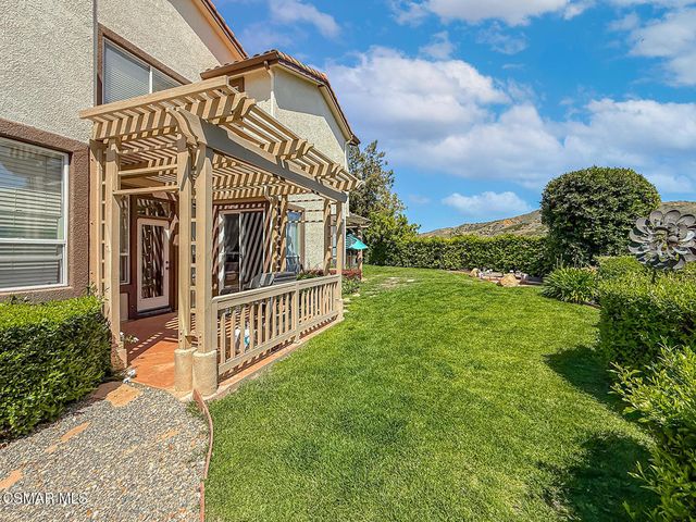 112 Forrester Court, Simi Valley, CA 93065