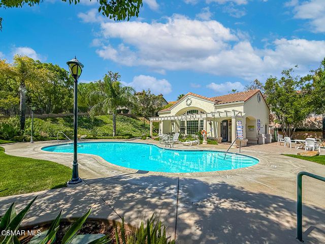 112 Forrester Court, Simi Valley, CA 93065