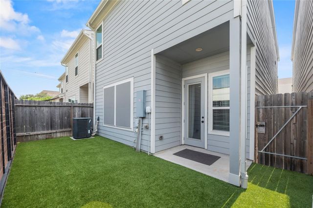 1523 Canter Bayou Way, Houston, TX 77043