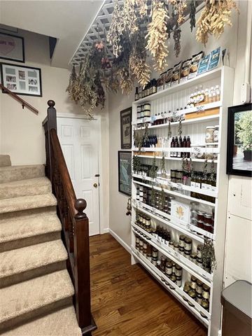 2324 E Cherokee Drive, Woodstock, GA 30188