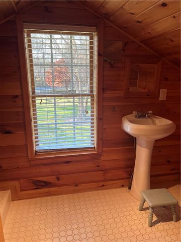 2324 E Cherokee Drive, Woodstock, GA 30188