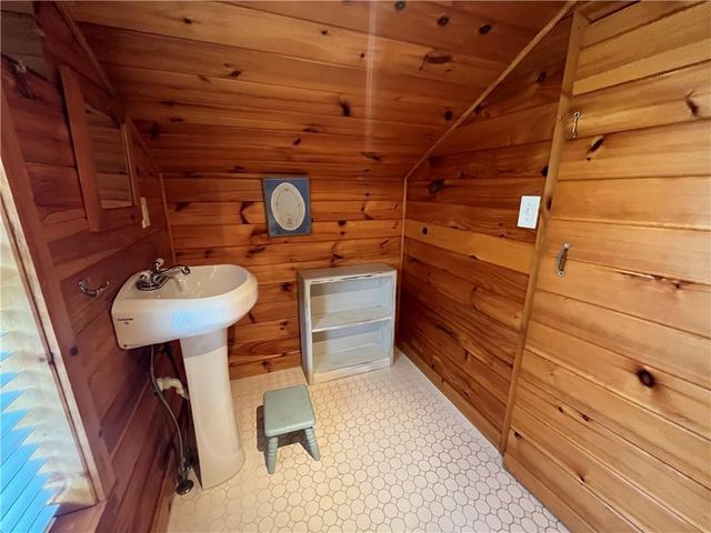 2324 E Cherokee Drive, Woodstock, GA 30188