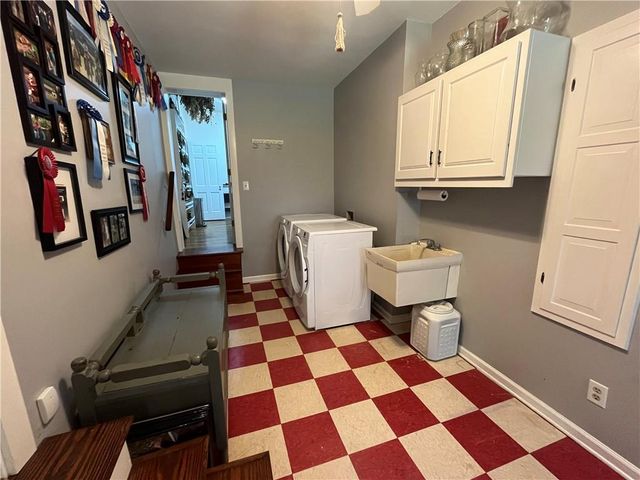 2324 E Cherokee Drive, Woodstock, GA 30188