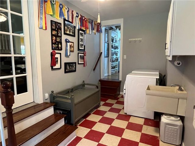 2324 E Cherokee Drive, Woodstock, GA 30188