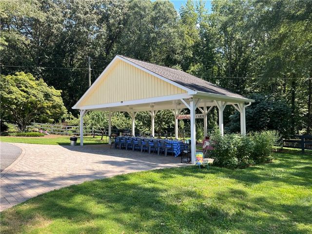 2324 E Cherokee Drive, Woodstock, GA 30188