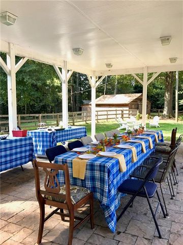 2324 E Cherokee Drive, Woodstock, GA 30188