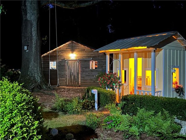 2324 E Cherokee Drive, Woodstock, GA 30188