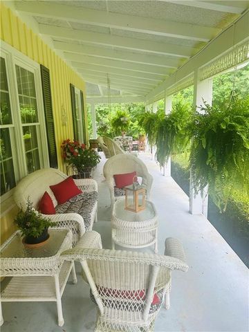 2324 E Cherokee Drive, Woodstock, GA 30188