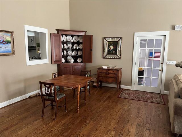 2324 E Cherokee Drive, Woodstock, GA 30188