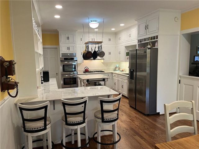 2324 E Cherokee Drive, Woodstock, GA 30188